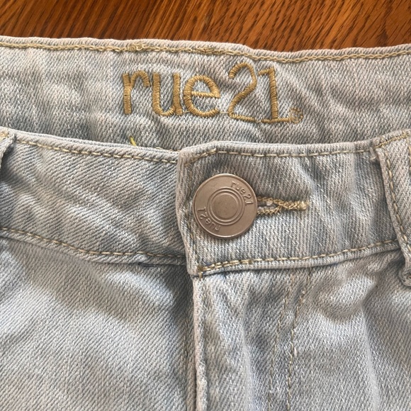 2 pairs of shorts - Picture 10 of 11